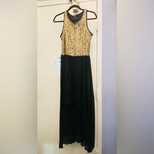 Long gold sequin dress 🖤💛